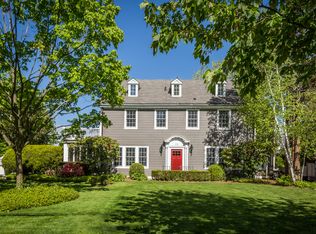 11 Governors Rd, Bronxville, NY 10708