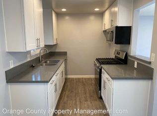 620 Geneva Ave APT B, Huntington Beach, CA 92648