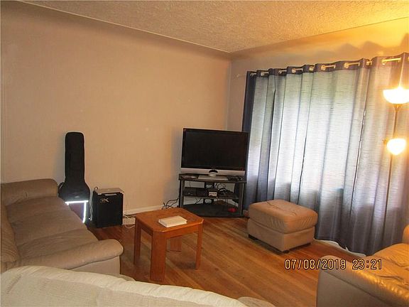 3rd image of 1712 Avenue E