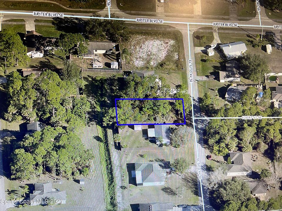 2nd image of 520 El Sito Ave SE
