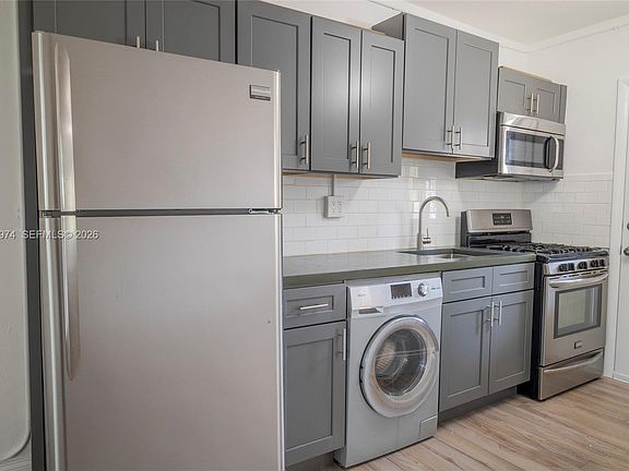4th image of 7901 SW 64th Ave APT 2