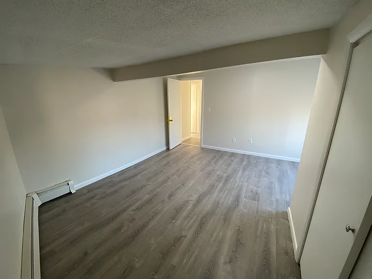 2 Hine Pl #4A — Photo 21