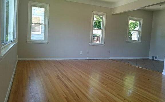 2nd image of 1061 Idaho Ave W
