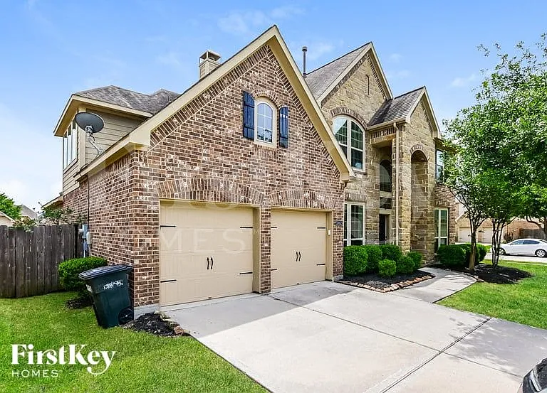 10402 Golden Hearth Ln — Photo 1