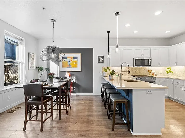 2238 Abbott Ave — Photo 11