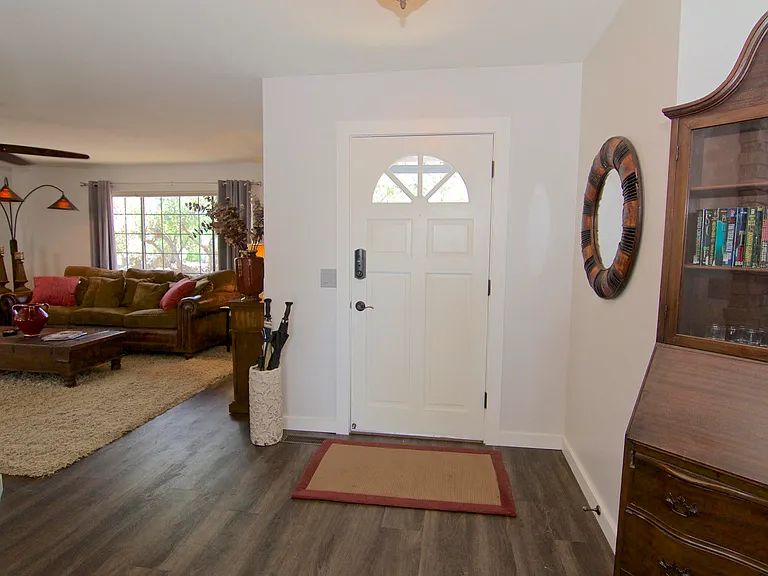 1444 Vista Rd — Photo 3