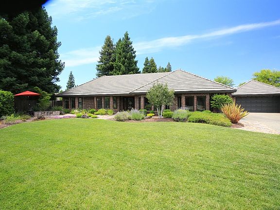 3rd image of 1506 Edgewater Ct