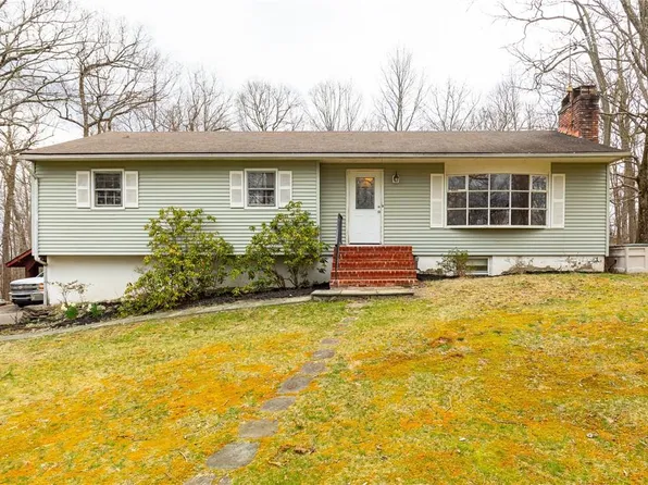 14 Pleasant Hill Road, Hopewell Junction, NY 12533