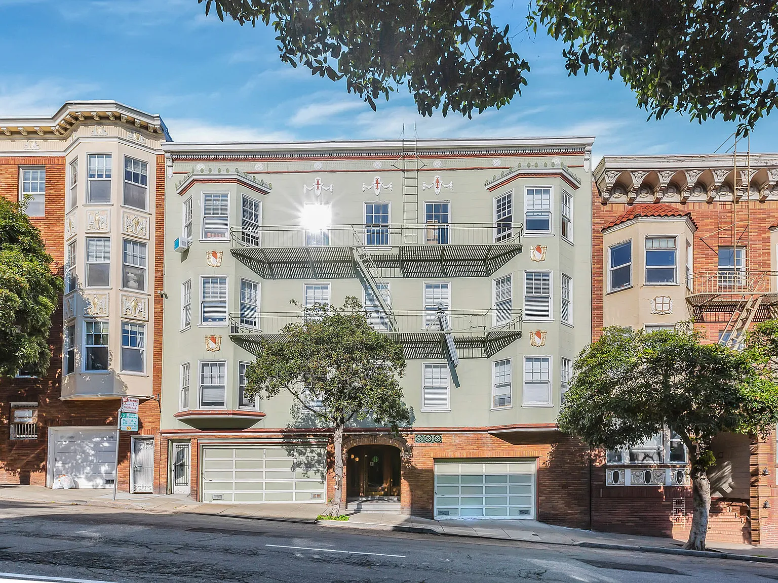 1610 Golden Gate — Photo 1