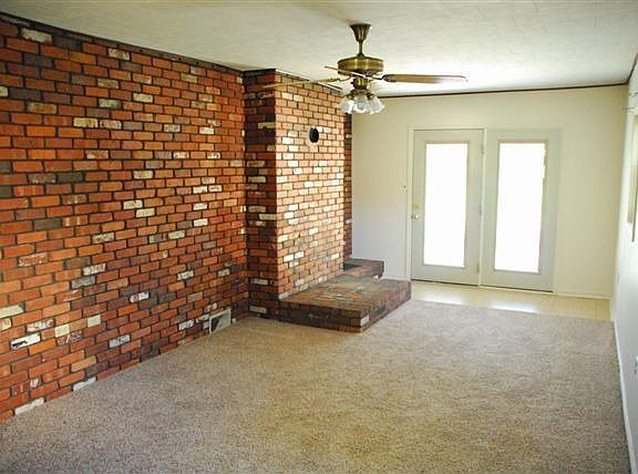5th image of 61 Hillside Dr