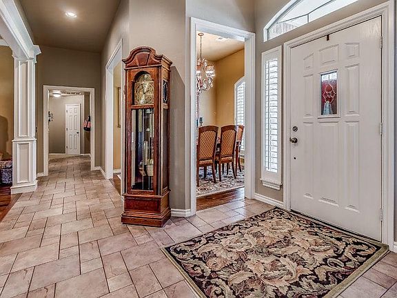 5th image of 1009 Kingsridge Dr