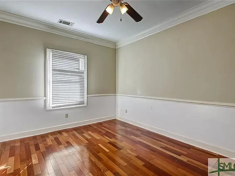 637 E Henry St #B — Photo 17