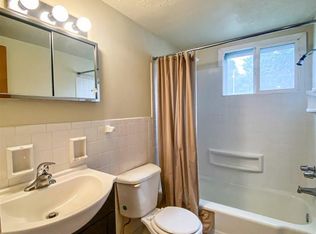4404 Davenport St, Omaha, NE 68131