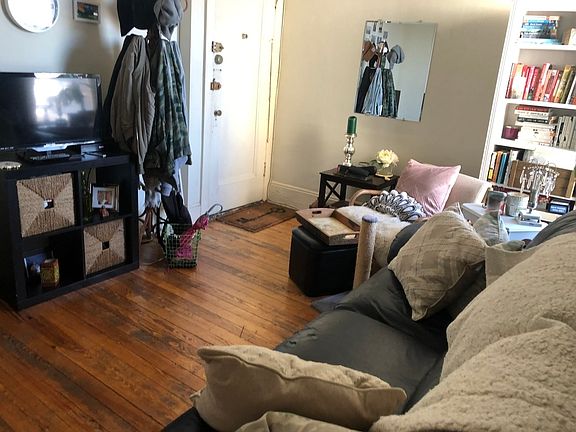 2nd image of 2273 Steinway St APT 4