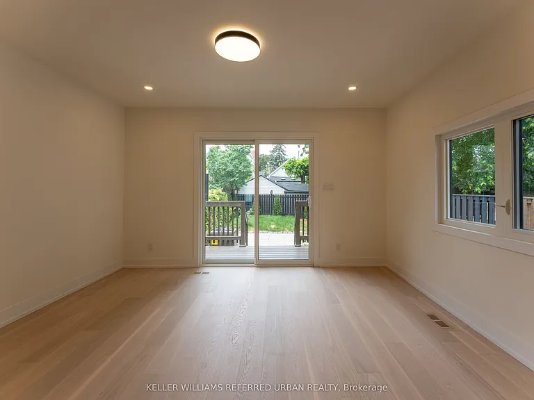8 Doncaster Ave — Photo 10