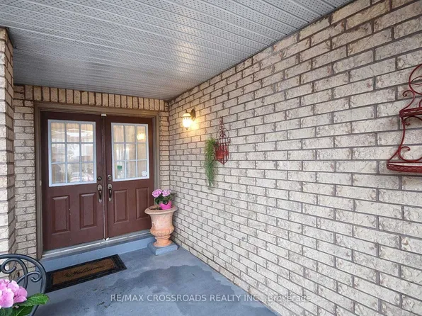 33 Holloway Rd, Markham, ON L3S 4P2