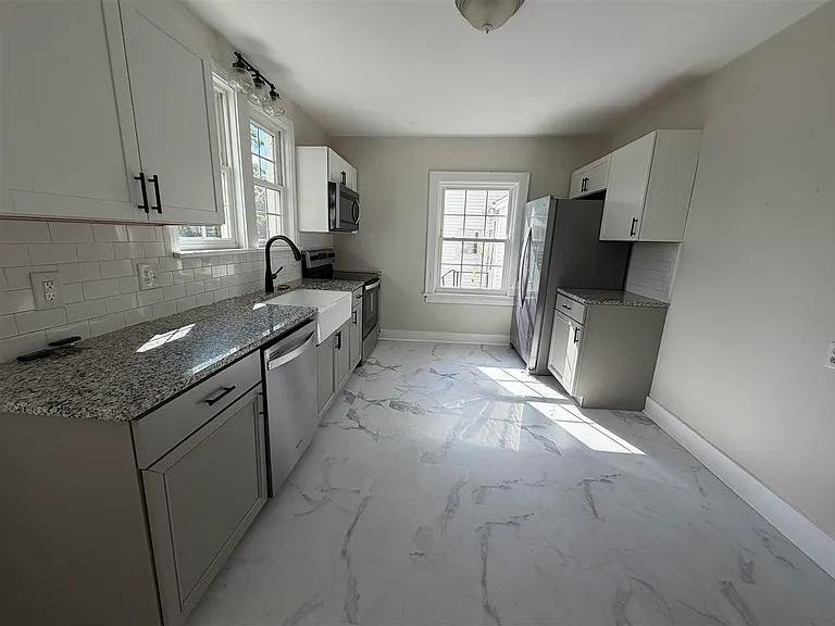 509 University Dr — Photo 4