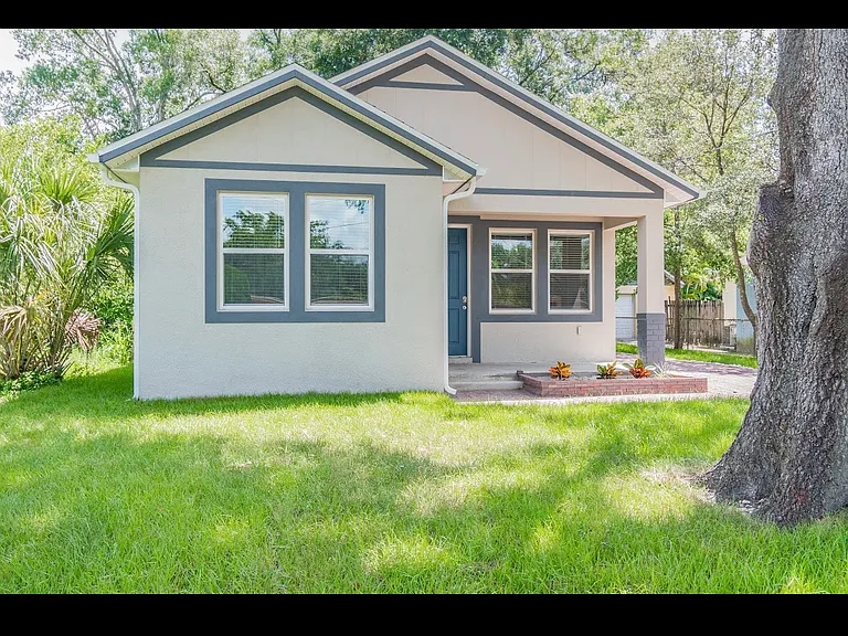 1614 E Mulberry Dr — Photo 1