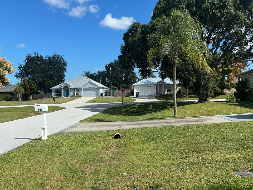 2nd image of 923 Slocum St NW