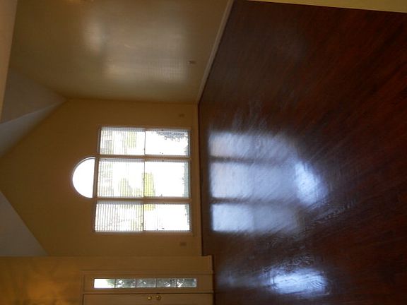 5th image of 722 Magruder Ct