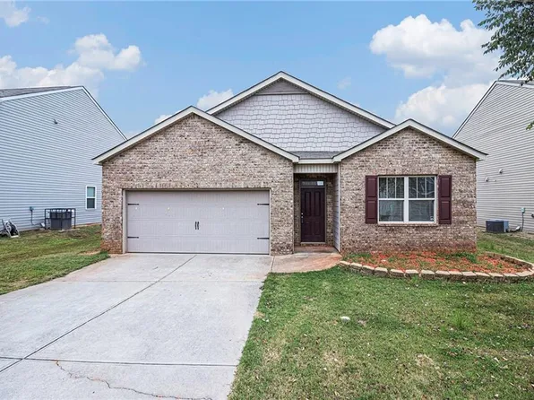 1756 Sandy Trail Dr, Hampton, GA 30228