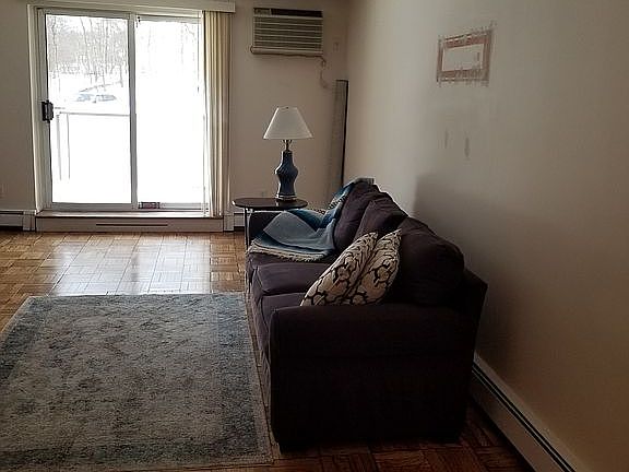 4th image of 370 Central Park Ave APT 4T