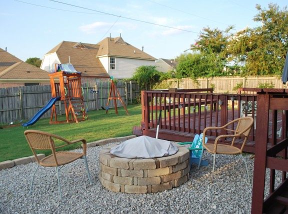 3rd image of 7056 Country Walk Dr