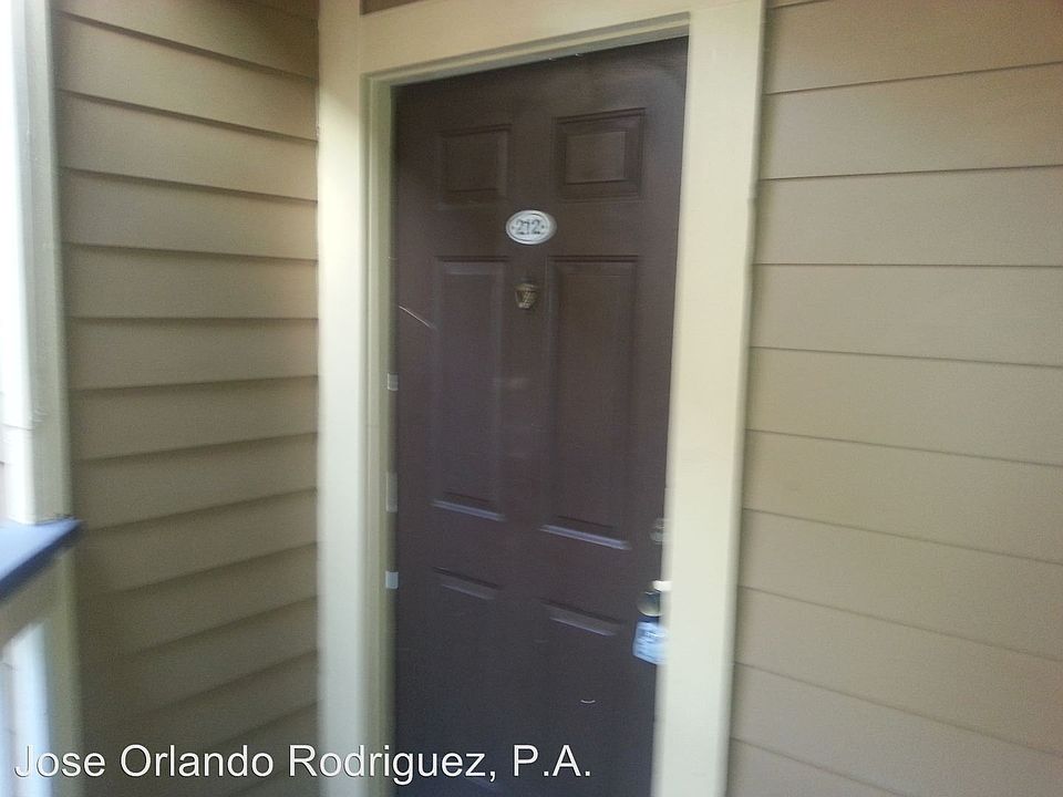 2nd image of 490 N Pin Oak 212 Pl