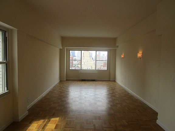 3rd image of 250 E 63rd St #A