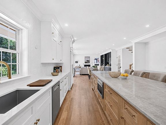 5th image of 11 Viking Rd