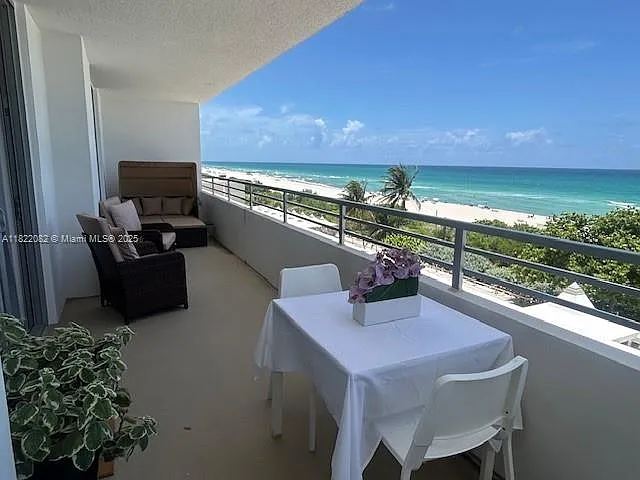 5555 Collins Ave #6L