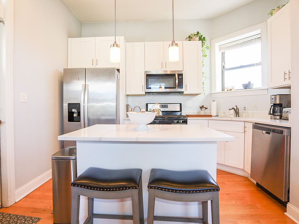 1st image of 1359 W Barry Ave APT 3