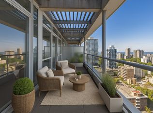 1420 Georgia St W #2204, Vancouver, BC V6G 3K4