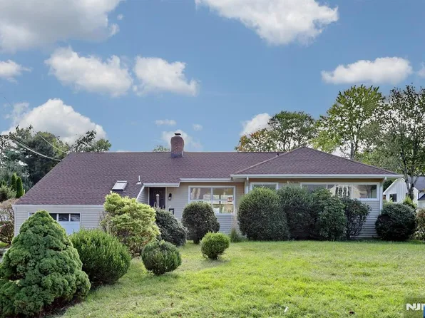 27 BRIARCLIFF Road, Hillsdale, NJ 07642