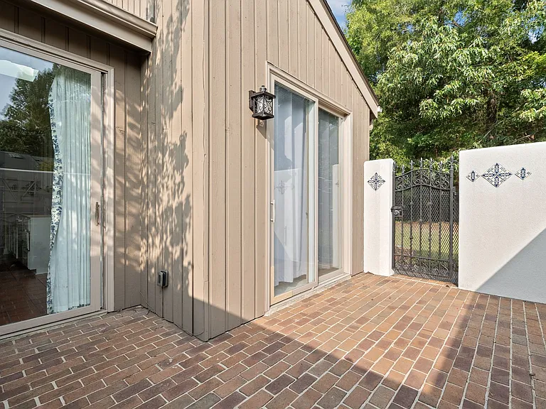 1 Weybridge Pl — Photo 15