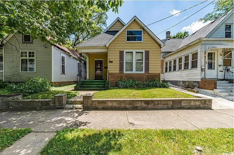 2010 W Malone Ave