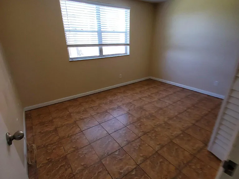 5820 N Church Ave — Photo 9