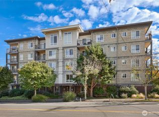 3015 SW Avalon Way APT 204, Seattle, WA 98126