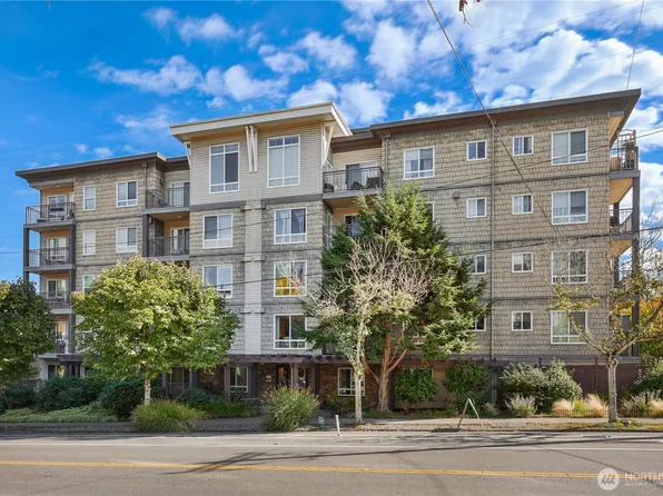 3015 SW Avalon Way #204, Seattle, WA 98126