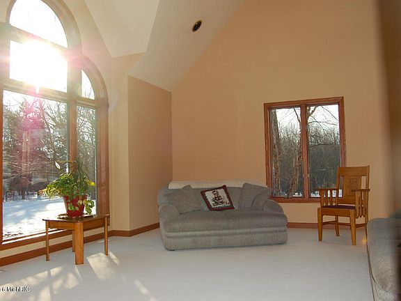 2nd image of 3389 Fallasburg Park Dr NE