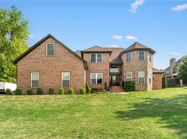 4367 W American Dr, Fayetteville, AR 72704