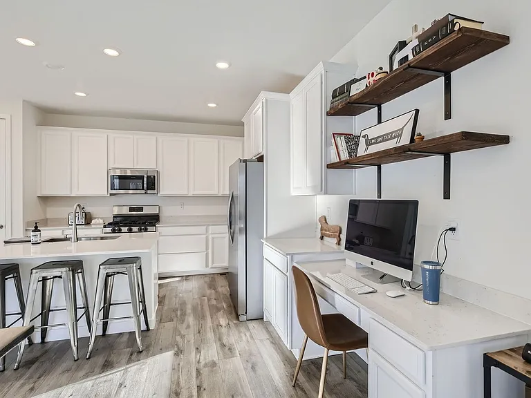 12885 Bay St — Photo 10