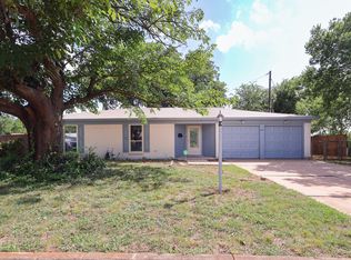 241 Berkshire Ln, Fort Worth, TX 76134