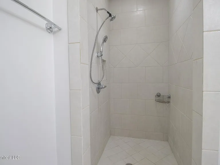 126 Miramar Ave — Photo 14