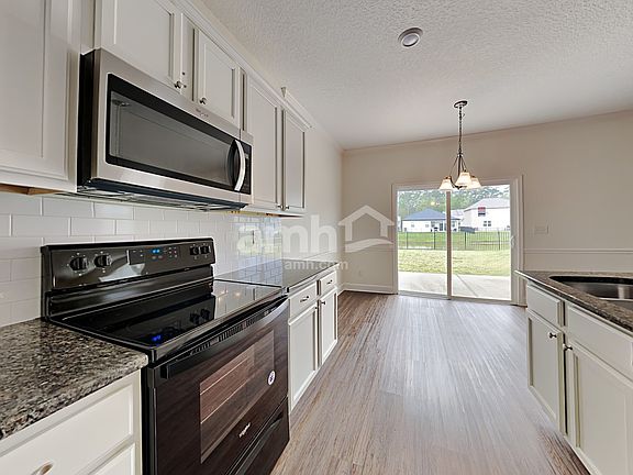 4th image of 3076 Creek Village Lane Grn