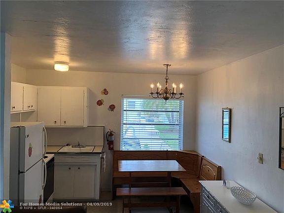 3rd image of 3043 Harbor Dr APT 11