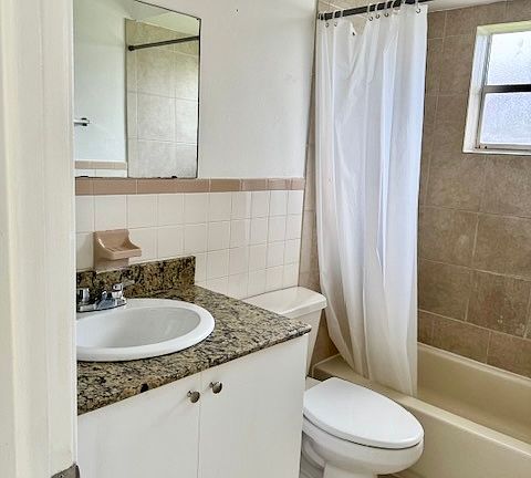 5th image of 5925 Pierce St Unit A