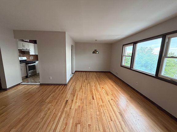 Living area / Dining area