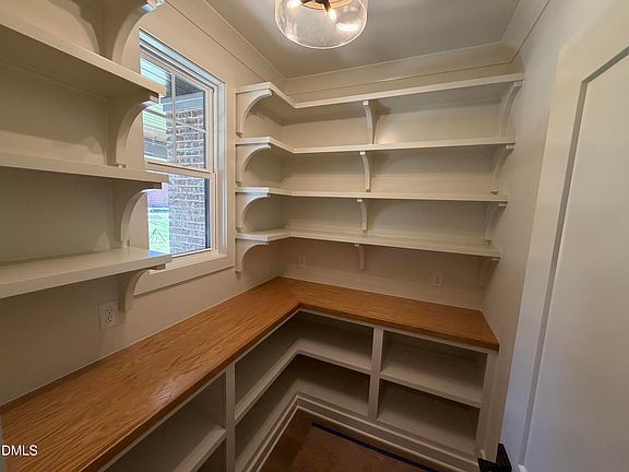 4th image of 215 Grigsby Ave
