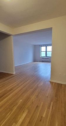4th image of 70 Park Ter E #6
